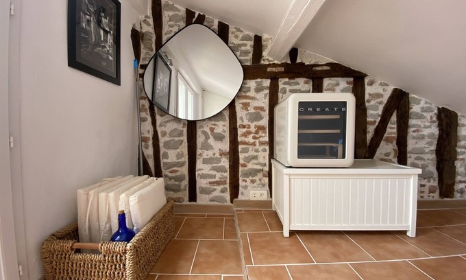 Villeneuve-les-Montreal Maison | A beautiful property hidden away in the lush French countryside.
