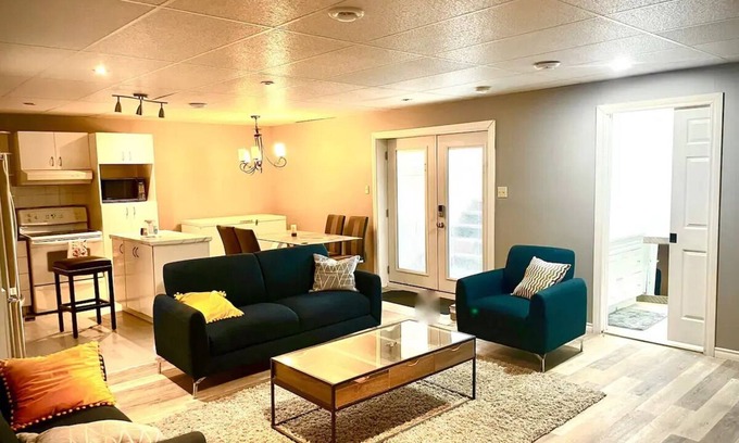Limoges Appartement | A beautiful 2bedroom in-law suite with separate entrance and complete privacy.