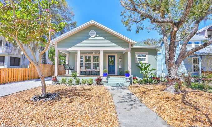 Historic District Maison | A Beautiful Bungalow in a Tropical Oasis!