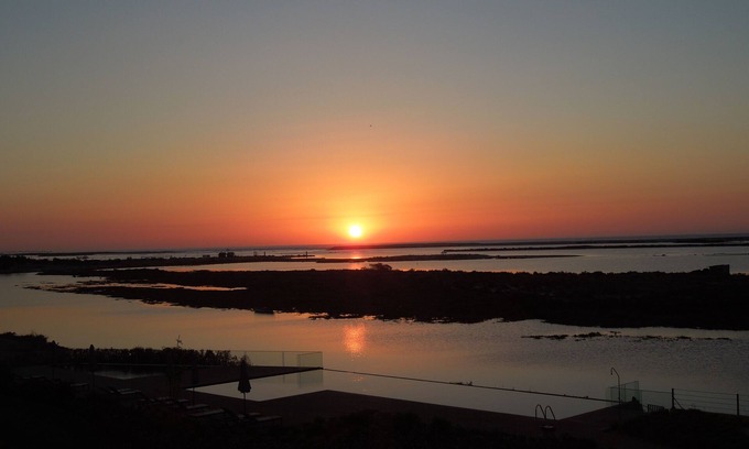 Fuseta Appartement | A beautiful one bedroom apartment - right on the waterfront in the Ria Formosa.