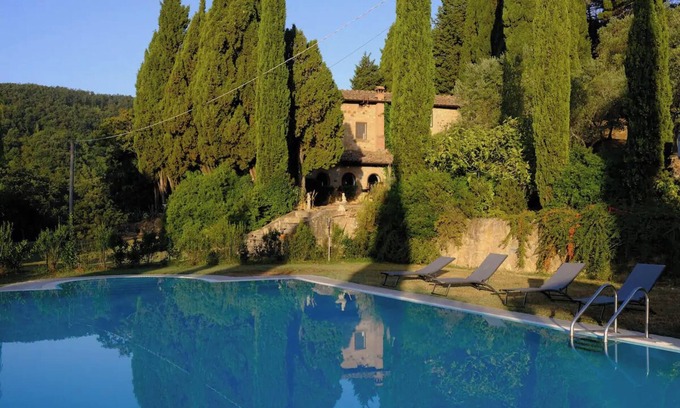 Chianni Autre | A beautiful villa in the heart of Tuscany. Spacious grounds with large pool.