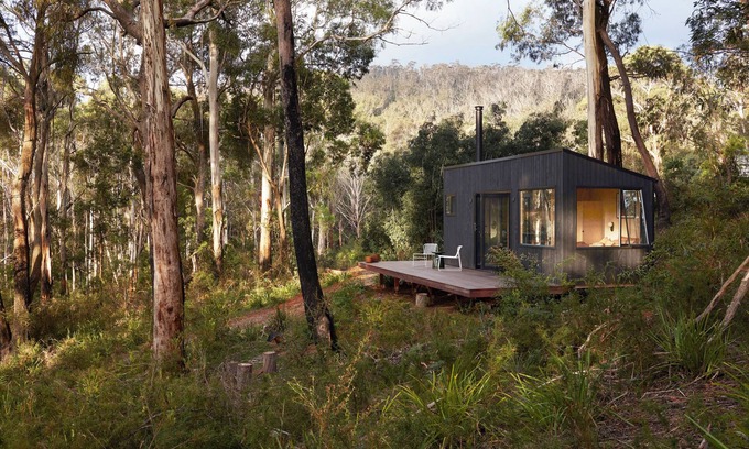 Monga Cabine | A bespoke, luxe, off-grid cabin beside Monga National Park. Mins to Braidwood
