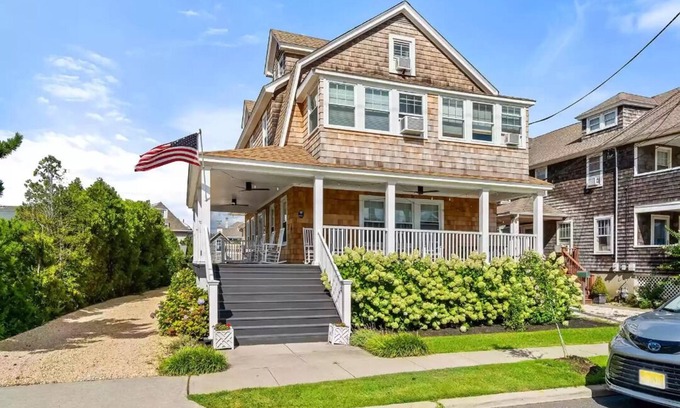 Avon Copropriété | A block to Beach and 2 to Bay: Cozy 2-bedroom Condo, Bay Head, New Jersey Shore