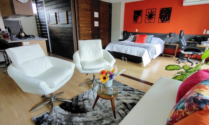Laureles Appartement | 🏠1 HDTV, lit Queen Size confortable 🛏️ A / C Wi-Fi rapide 📶