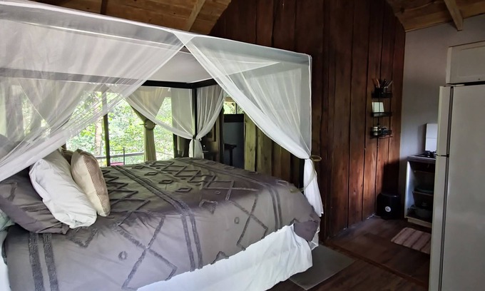 Paramo Cabine | A cabin by the river, perfect for disconnecting from reality and resting.