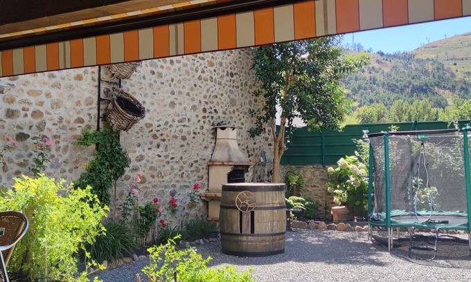 O Barco de Valdeorras Chalet De Ski | "A CASONA DO BARCO" Big house with porch and garden