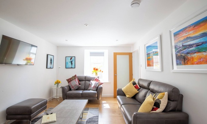 Ballater Cottage | A charming bothy cottage, Located in the old heart of the village of Ballater.