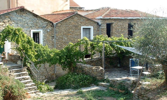 Dolcedo Autre | A Charming, Maison historique Village avec piscine, près de la mer avec une vue imprenable