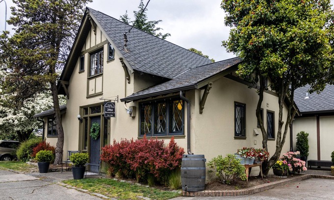 Portage Bay Cottage | Restauré Deux-Story Carriage House au coeur de Seattle!