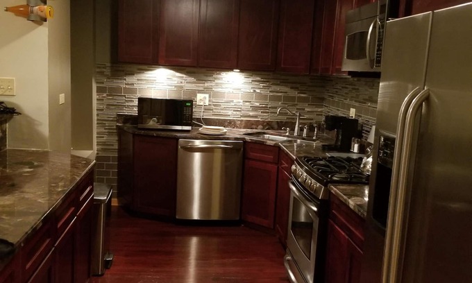 South Shore Maison | Un charmant spacieux condo Paxton propre 2000 sq. Ft.