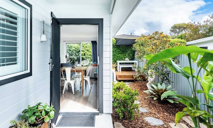 Toowoon Bay Cottage | A Chic Coastal Hideaway at Toowoon Bay Beach