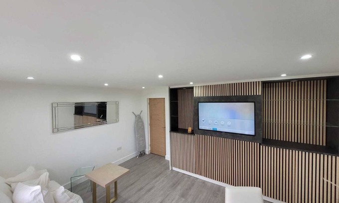 Aveley Appartement | A comfortable and modern apartment complex with a warm and homely feeling.
