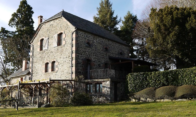 Talizat Cottage | Un gîte tout confort dans le pur style cantalien