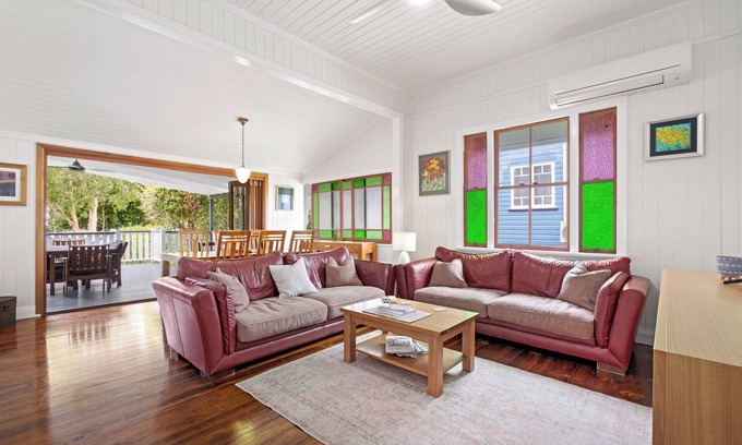 East Brisbane Maison | A Comfy Family QLDr ~ 3Bed/2Bath/1Car ~ House