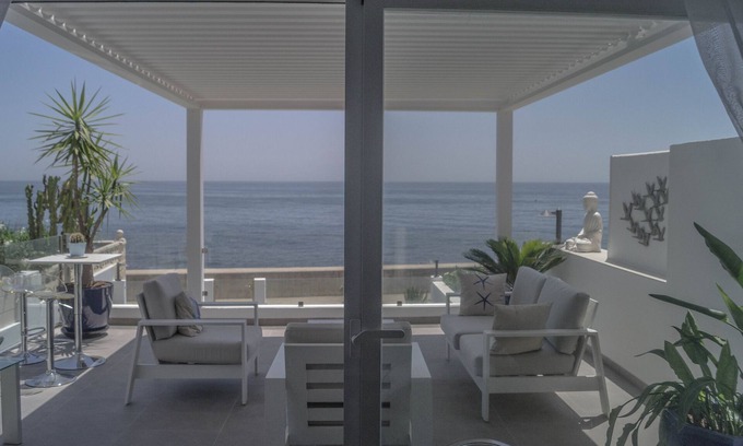 Estepona Maison | Une maison contemporaine en bord de mer à Bahia Dorada, Estepona