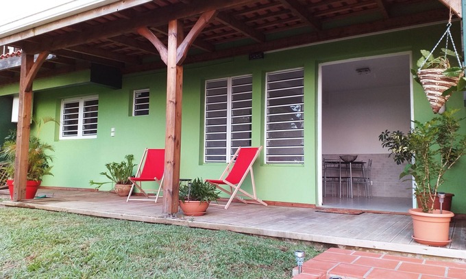 Saint-Joseph Appartement | Un coin de verdure..