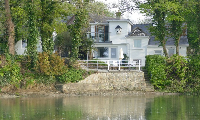 Fethard on Sea Cottage | Un chalet au bord de l'eau dans une position idyllique