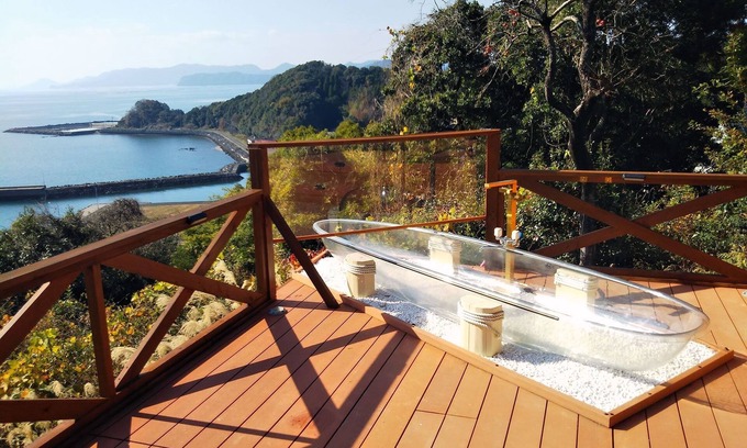 Amakusa Maison | A cottage with a spacious deck overlooking the sea /Amakusa Kumamoto
