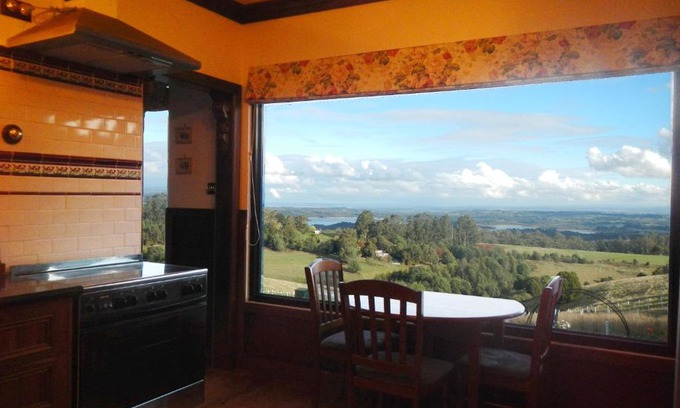 Kallista Lit Et Petit-Déjeuner | A Cottage with a View at Tudor Ridge