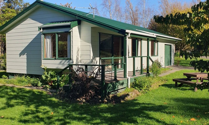 Featherston Maison | A Country Hideaway