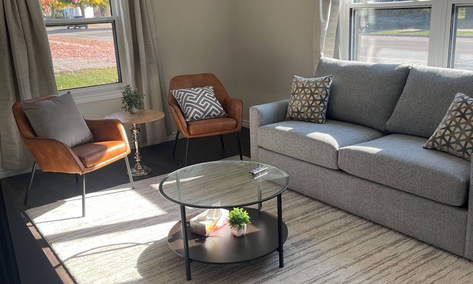 Brantford Maison | A cozy 3 bedroom house is ideal for your family and pets.