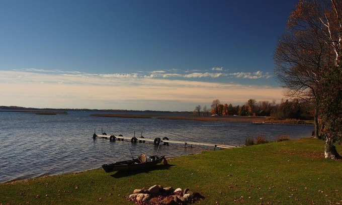 Moran Cottage | Cottage confortable sur le lac Brevort - Un endroit où vous voulez être!