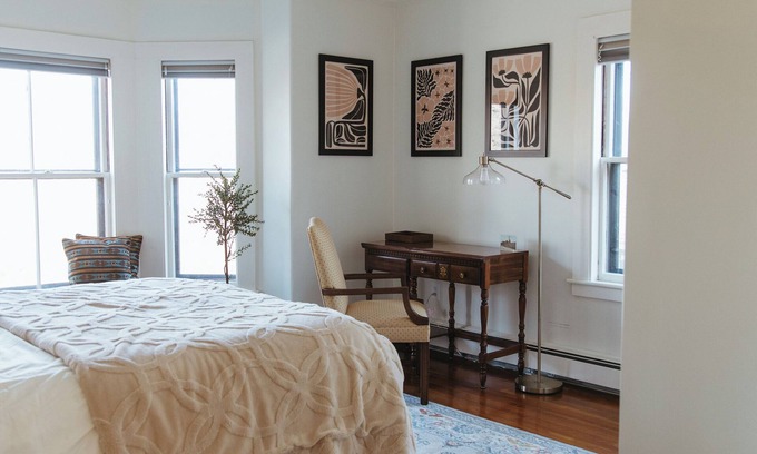 Maynard Appartement | A cozy home just a short walk from historic downtown Maynard!