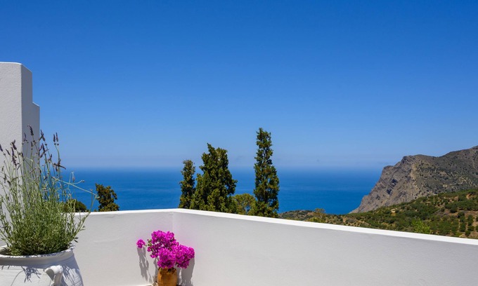 Mirsini Maison | A cozy house with a beautiful view of mountain & sea.