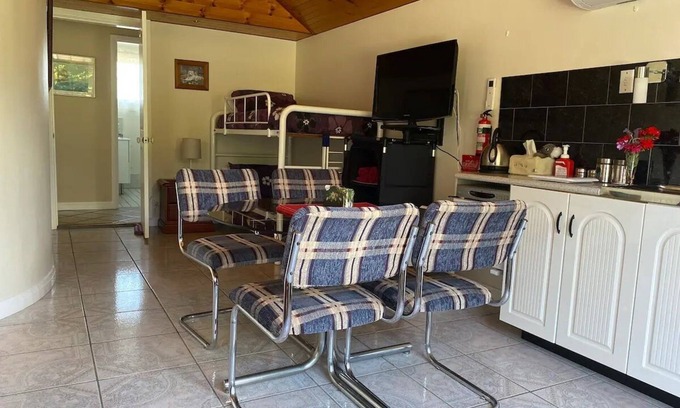 Callala Bay Appartement | A Cozy Room 3 minutes walk to Callala Bay beach.