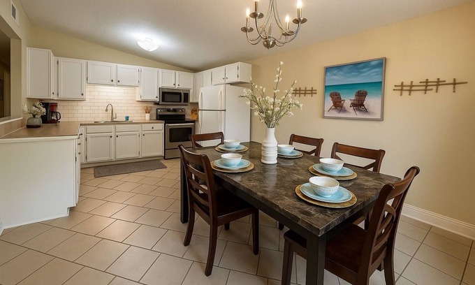 Tupelo Maison | A Family Haven N' Heart of Tupelo: Memorable Retreat-FamilyOf8