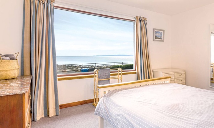 Blackwaterfoot Cottage | 4 bedroom accommodation in Blackwaterfoot