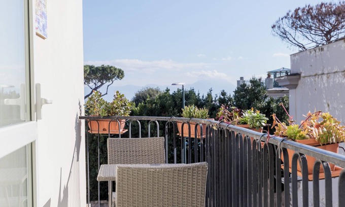 Posillipo Appartement | A favor in Posillipo a few steps from the beaches