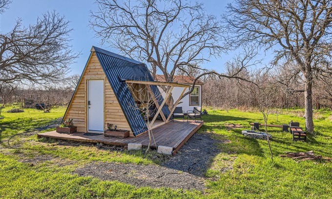 Del Valle Cabine | A-Frame cabin on 5 acres, just 20 mins from downtown