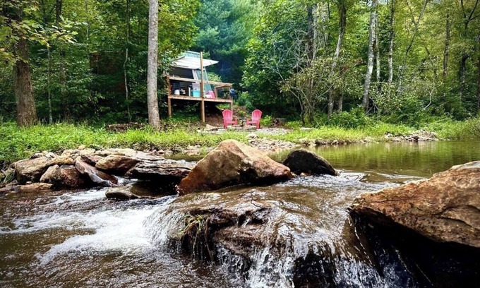 Purlear Location De VR | A-Frame in nature, Swinging wall, WIFI, Hot Shower