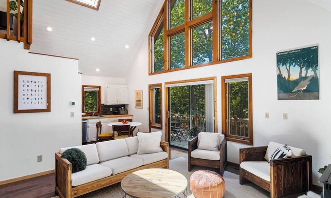 East Stroudsburg Chalet De Ski | A-Frame | Ski | Hike | Hot Tub | Firepit