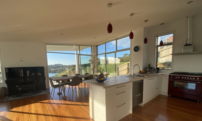 Kerikeri Maison | A fully equipped house with spectacular views, close to town and Bay of Islands.