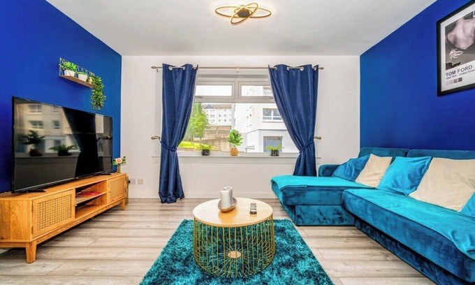Greenock Appartement | A Gem in Greenock - Sleeps 8