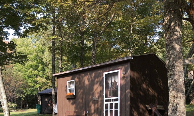 Hartwick Cabine | A Glamping Dream in a Cabin Near Cooperstown, NY