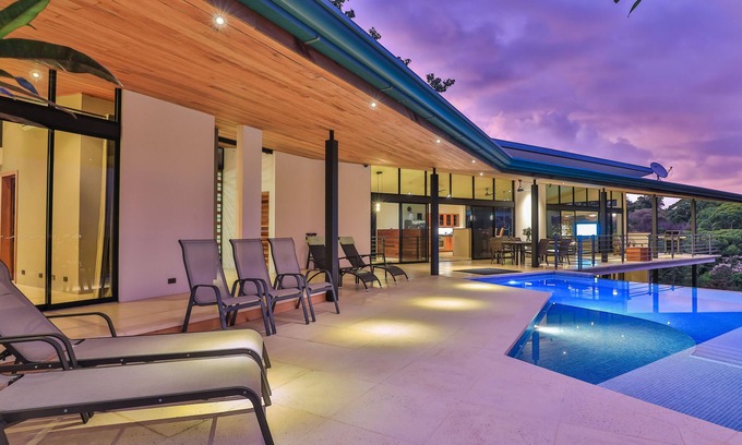 Quepos Villa | A Glimpse de paradis, une vue imprenable!