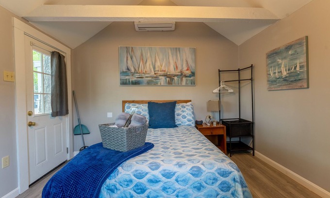 Alton Bay Cabine | A great cabin with lake views & access! Now Featuring AC/ Wi-Fi- & TV