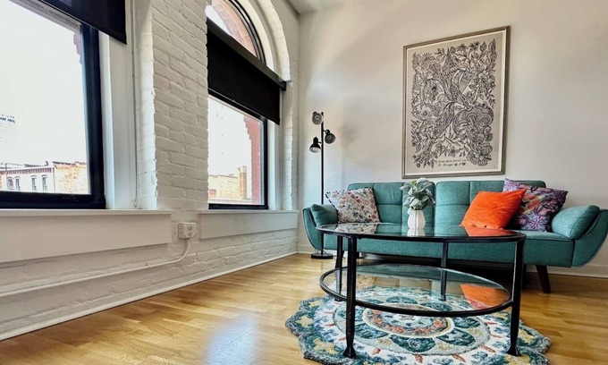 Old Market Appartement | A historic 900 square foot Atrium loft in the heart of the Old Market