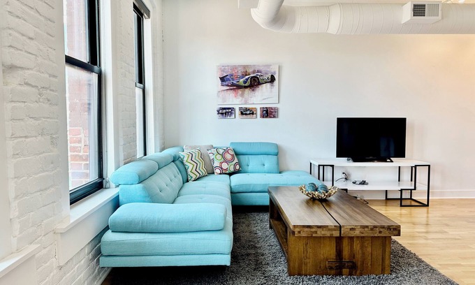 Old Market Appartement | A historic 900 square foot Atrium loft in the heart of the Old Market