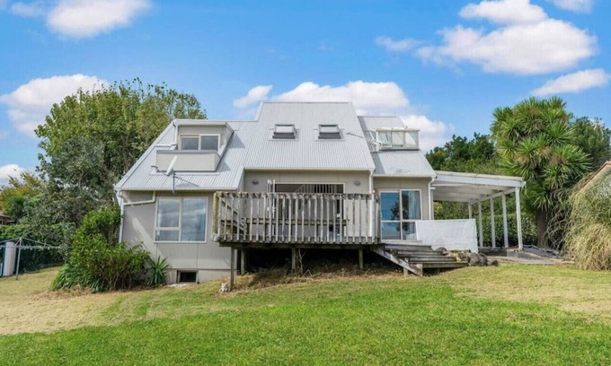 Clover Park Maison | A Home away from Home | WiFi | Netflix | w/Parking