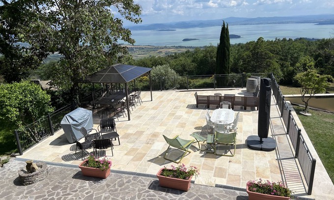 Tuoro sul Trasimeno Autre | Une charmante ferme avec vue sur l'Ombrie / Toscane avec Aircon & Wifi continu