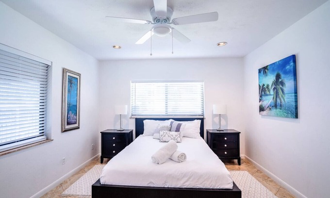 Hendricks and Venice Isles Maison | A lg 1bed Off Las Olas on the water free kayaks