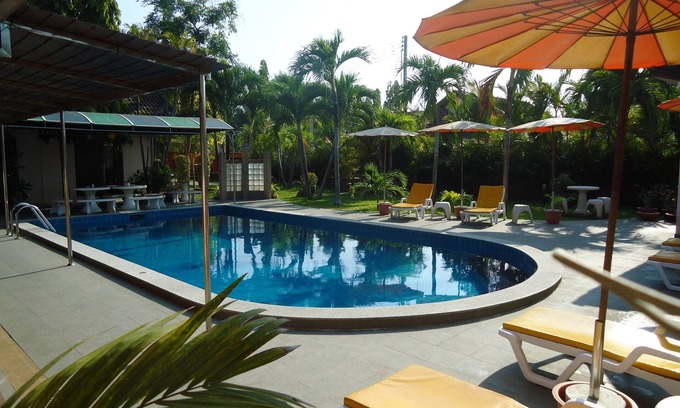 Nong Prue Station Balnéaire | Un petit paradis, le Lonops Paradise pour les clients gays à Pattaya-TH