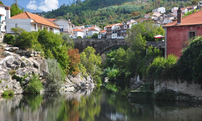 Avo Maison | Un regard sur la rivière