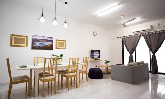 Gelang Patah Maison | A Lovely 4BR Home Near Legoland & Hello Kitty
