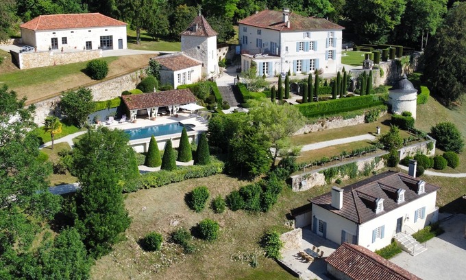 Saint-Pierre-de-Cole Maison | Propriété française EXCLUSIVE dans le Périgord vert magique.