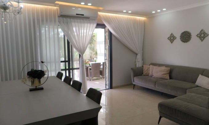 Beit Shemesh Appartement | A Luxurious Garden apartment with another private unit attached